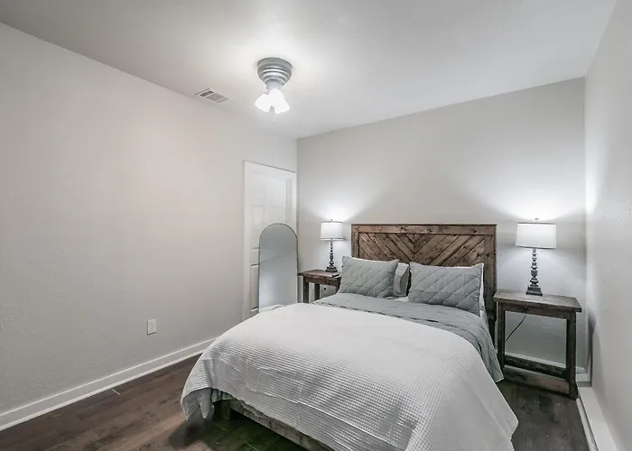 Pet Friendly-close To Everything-will Rogers-tcu-magnolia-cultural District-sleeps 8 Ferienhaus
