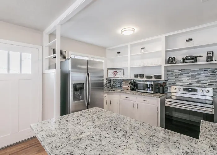 Pet Friendly-close To Everything-will Rogers-tcu-magnolia-cultural District-sleeps 8